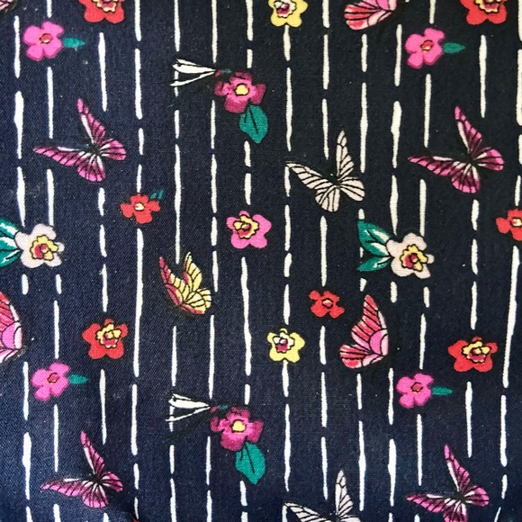 Vera Bradley Itsy Ditsy Floral Brush Up Cosmetic Case - Picture 14 of 15